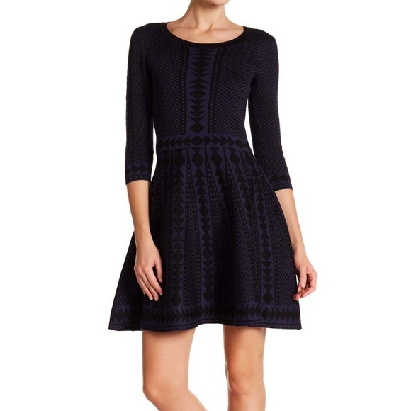 Nina Leonard Dresses & Skirts - Nina Leonard 3/4 sleeve geometric print dress